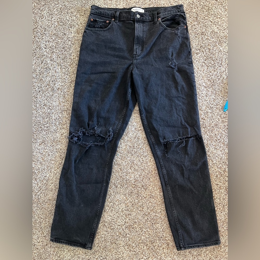 Abercrombie Ultra High Rise 90’s Straight Jean- Black